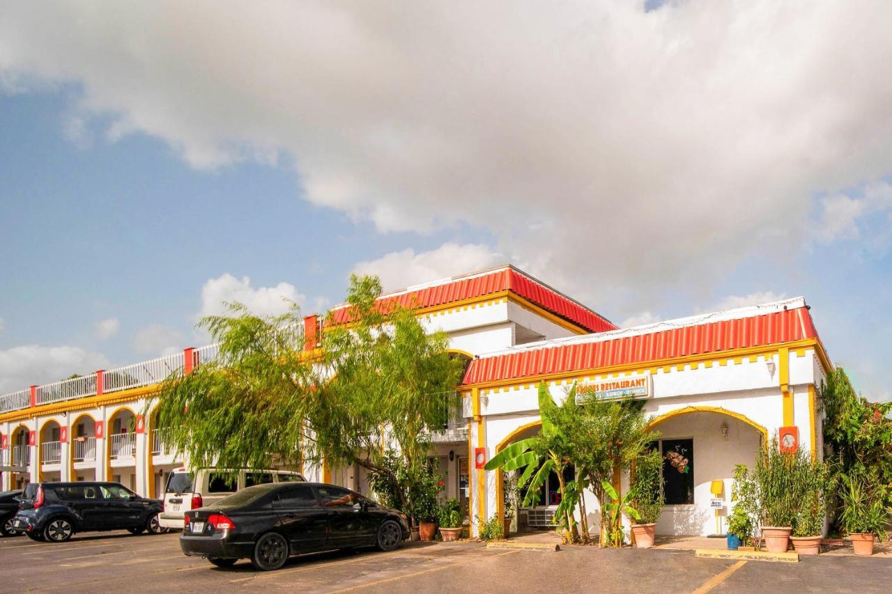 Hotel O Houston East Channelview I-10 Екстериор снимка