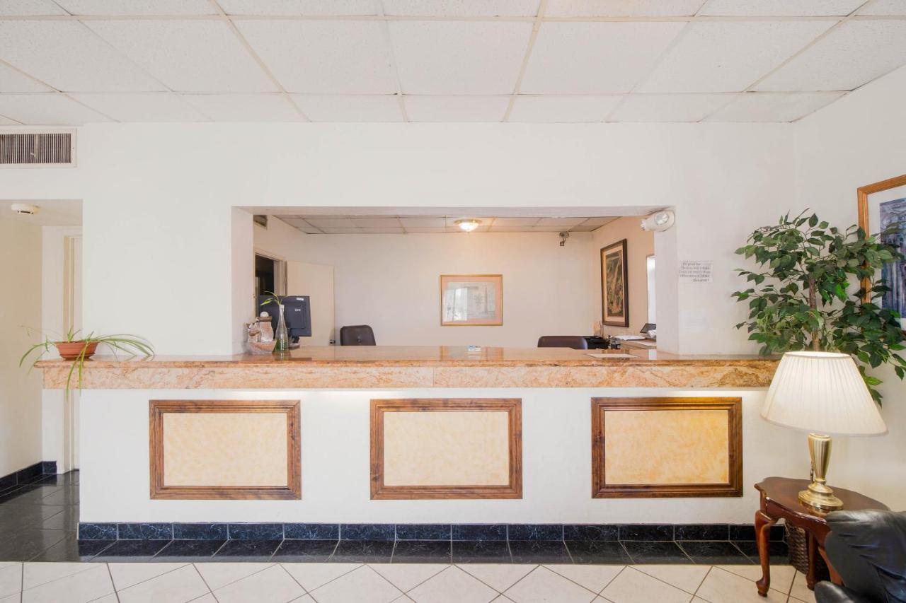 Hotel O Houston East Channelview I-10 Екстериор снимка