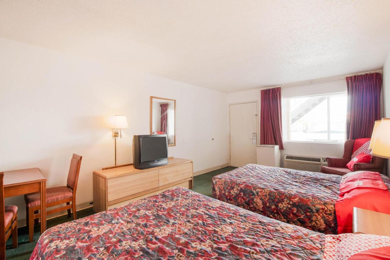 Hotel O Houston East Channelview I-10 Екстериор снимка